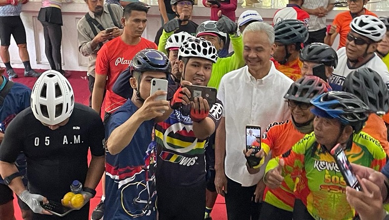 Ganjar Pranowo Pamit ke Ratusan Pesepeda di Jateng: Terima Kasih 10 Tahun Menemani