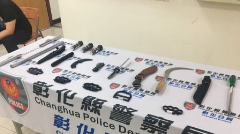 Penampakan Senjata Tajam Digunakan 2 Perguruan Silat asal Indonesia Tawuran di Taiwan