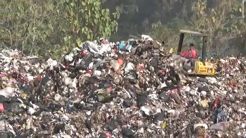 Sarimukti Terbakar, TPA Darurat Tampung Ribuan Ton Sampah Bandung Raya hingga 11 September