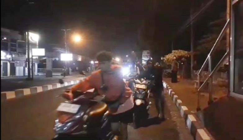  Terjaring Razia Balap Liar, Puluhan Remaja di Semarang Dihukum Dorong Motor Sejauh 1 Km