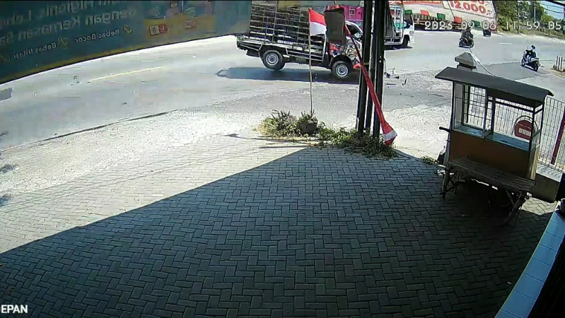 Kecelakaan  di Bojonegoro, Pemotor Tewas usai Tabrakan Adu Banteng dengan Pikap 