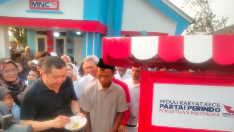 Penerima Program Bedah Rumah dan Uang Kaget MNC Group di Tangerang Bahagia: Terima Kasih Pak Hary