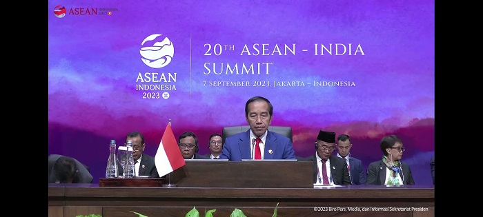  Jokowi Ajak Bereskan Masalah Kejahatan Maritim dari Perompakan hingga Penyelundupan Manusia