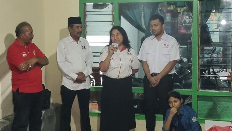 Bacaleg Partai Perindo Jeannie Latumahina Bagikan 250 KTA untuk Para Saksi TPS di Kediri