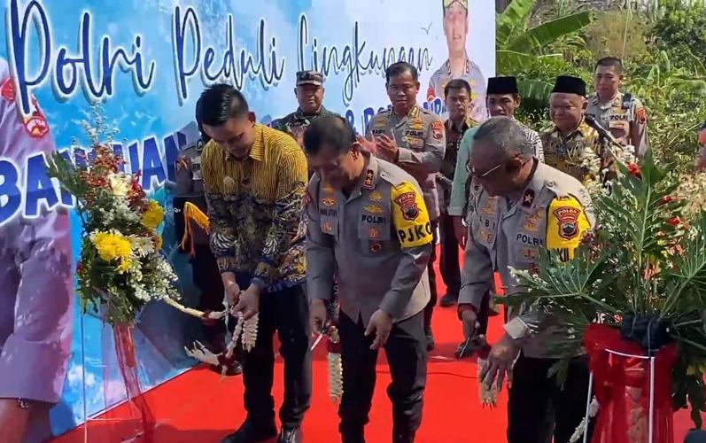 16 Wilayah Terdampak Kekeringan, Polda Jateng Bangun Sumur Pompa Gratis untuk Warga 