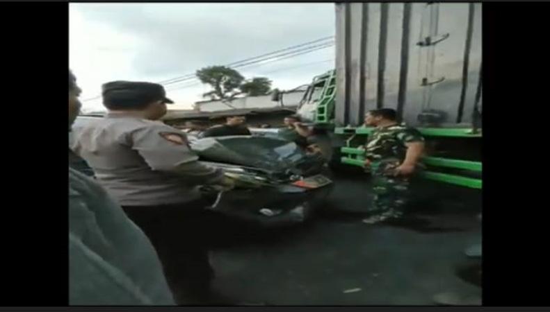 Kecelakaan Beruntun di Sokaraja Banyumas, Tronton Tabrak Mobil Dinas TNI dan 5 Kendaraan