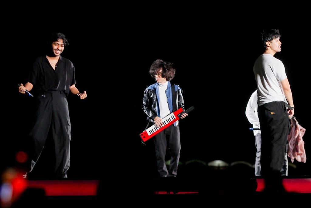 Tampil dengan Weird Genius, Prince Husein Bawakan Lagu Coldplay Diiringi Gamelan di LMAC MUSIC FORALL FEST