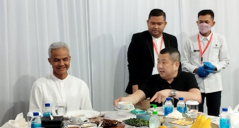 Momen Ganjar Pranowo Makan Malam bersama Hary Tanoesoedibjo di LMAC, Santap Sate hingga Soto