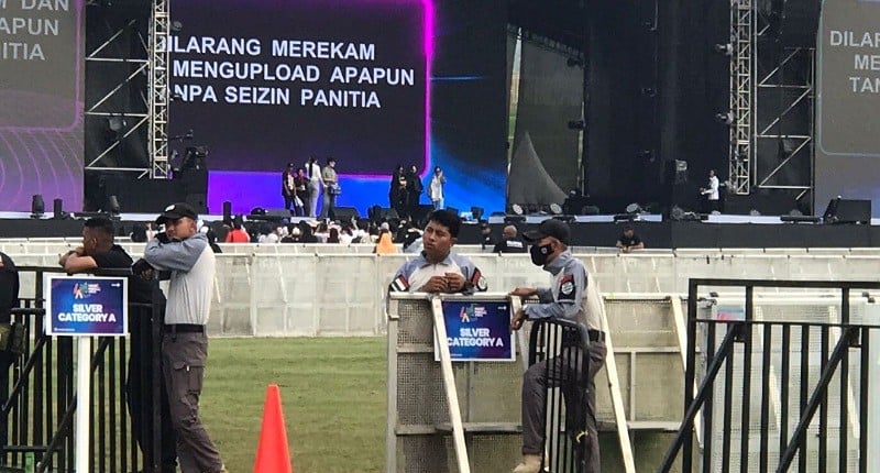 Momen Apink Check Sound di LMAC Music ForAll Fest, Tiba-Tiba Mau Makan Seblak!