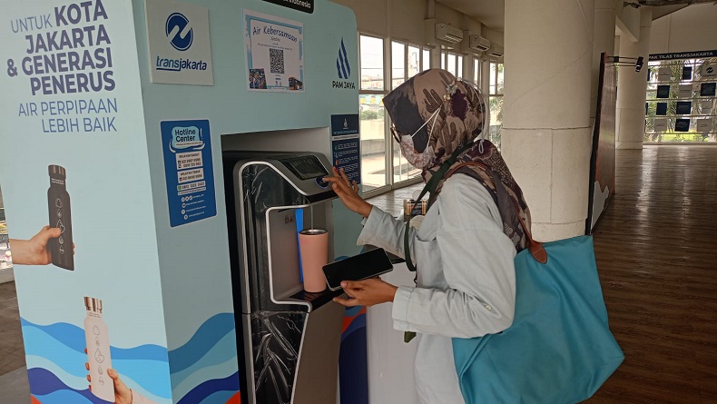 Kabar Baik, PAM Jaya Sediakan Air Minum Gratis di Halte Transjakarta