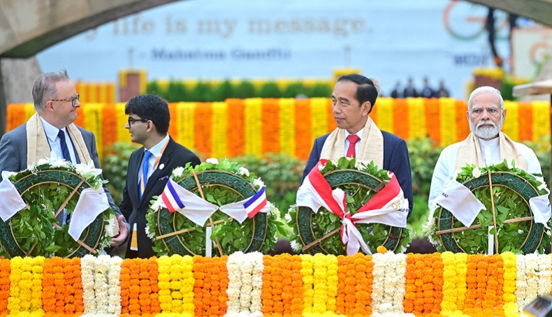Presiden Jokowi Beri Penghormatan di Mahatma Gandhi Samadhi