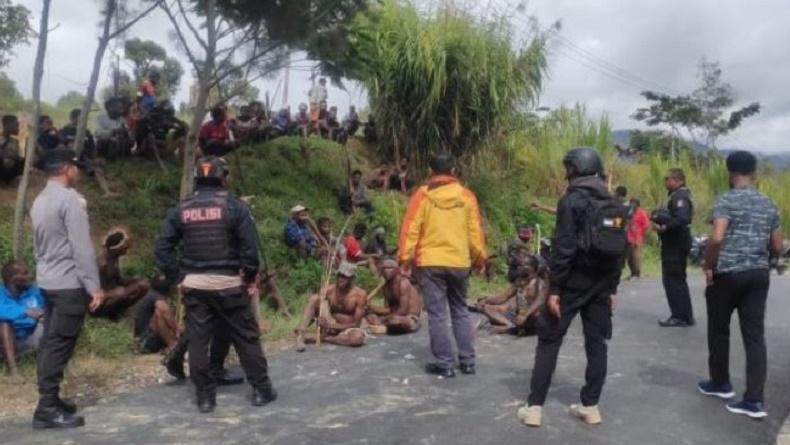 Kecelakaan Picu Bentrokan 2 Kelompok Warga di Jayawijaya, Saling Serang Pakai Panah