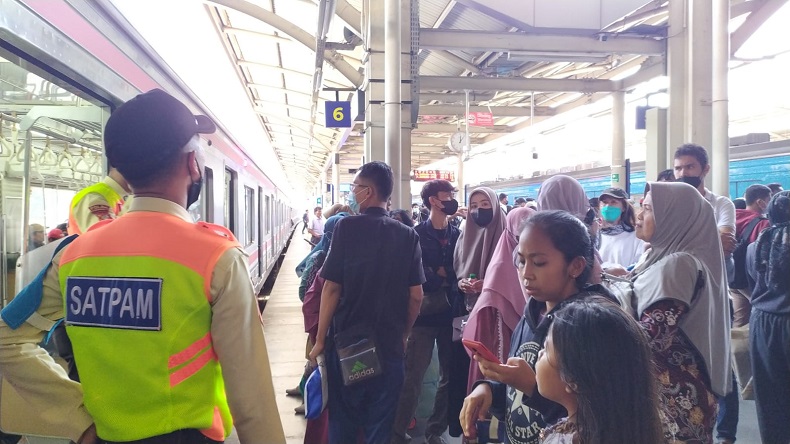 Gangguan di Jalur DDT KRL Manggarai-Jatinegara, Sejumlah Perjalanan Terhambat