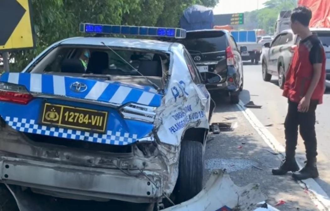 Viral Mobil Patroli Polisi Ditabrak Pengguna Jalan Tol, Kenali Fungsi Bahu Jalan
