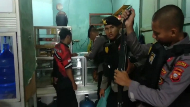 Polisi Gerebek Penjual Miras Berkedok Depot Air Isi Ulang di Cihideung Tasikmalaya