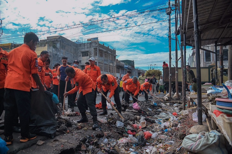 Bangun Tata Kota Lebih Baik, Pemkot Padangsidimpuan Gelar Gotong Royong
