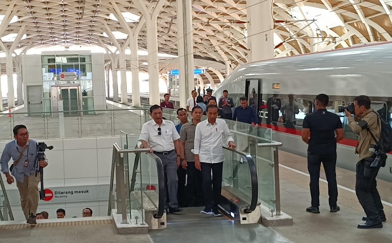 Presiden Jokowi Jajal Kereta Cepat Jakarta-Bandung, Berangkat dari Stasiun Halim