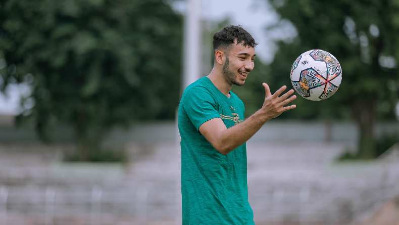 Biodata dan Agama George Brown, Pemain Sepak Bola Indonesia Keturunan Inggris