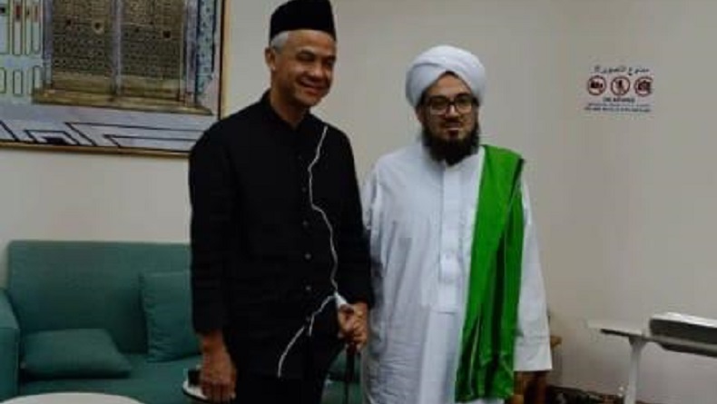 Ganjar Silaturahmi dengan Sayyid Ahmad bin Muhammad Al Maliki di Sela Ibadah Umrah