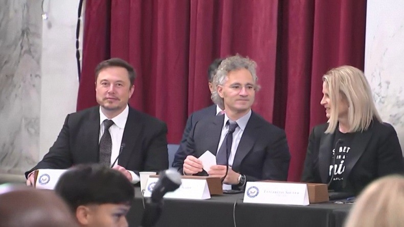 Bahas AI, Mark Zuckerberg dan Elon Musk Bertemu dalam 1 Ruangan