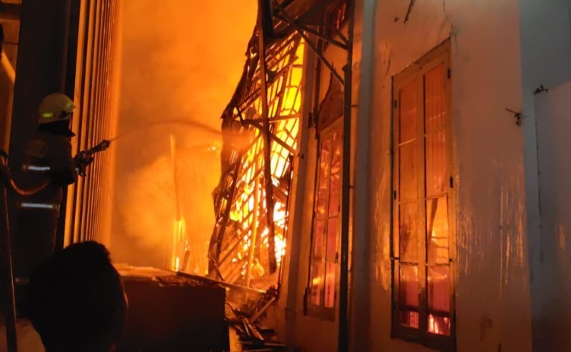 Penampakan Terkini Kebakaran Museum Nasional, Atap Bangunan Ambruk