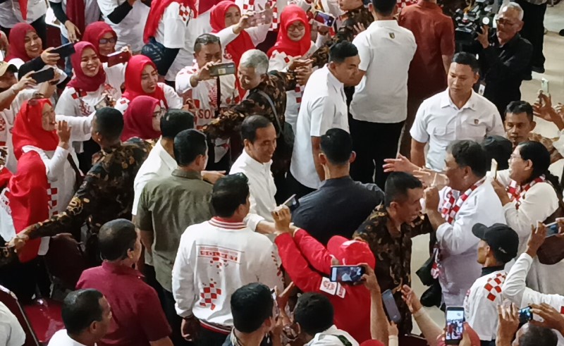 Presiden Jokowi Ingatkan Relawan Jangan Salah Pilih Pemimpin: 3 Periode ke Depan Sangat Menentukan