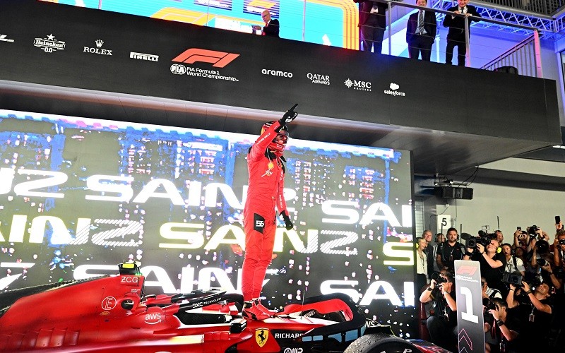 Hasil F1 GP Singapura 2023: Carlos Sainz Juara, Max Verstappen Gagal Podium