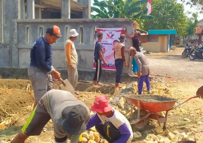 Bantu Petani, Bacaleg Partai Perindo Bangun Talut Irigasi di Grobogan