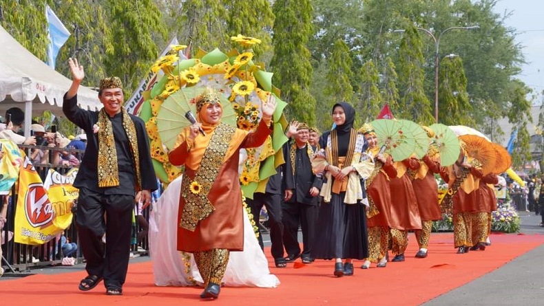 Semarak Festival Bunga Sukabumi 2023, Kolaborasi Seni Budaya Sunda dan Batik 