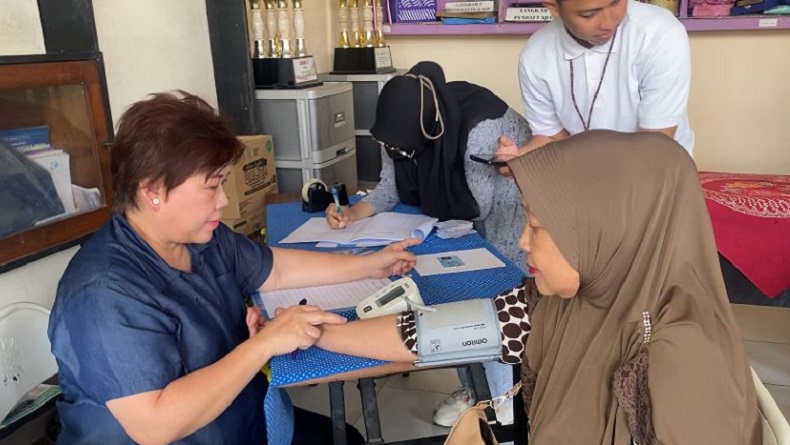 MNC Peduli Beri Layanan Kesehatan Gratis ke Warga Kramat Pela Jaksel