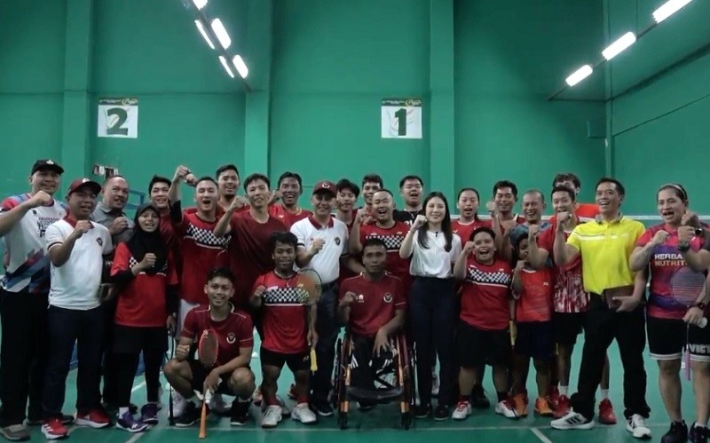 Wamenparekraf Angela Tanoesoedibjo Curi Perhatian di Pelatnas, Para Atlet Antre Berfoto