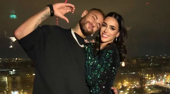 Kekasih Sedang Hamil Besar, Neymar Malah Tepergok Selingkuh dengan 2 Gadis Sekaligus