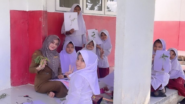 Viral Guru SD Cantik Ngajar di Pedalaman Aceh, Ternyata Punya Segudang Prestasi