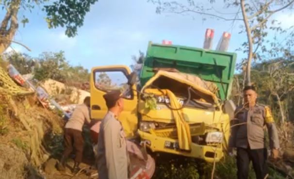 Kecelakaan Hari Ini di Maros, Truk Masuk Jurang gegara Sopir Ngantuk