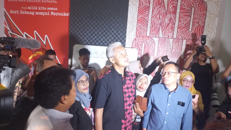 Ganjar Pranowo Kunjungi Rumah Bersama Pelayan Rakyat, Sapa Para Relawan