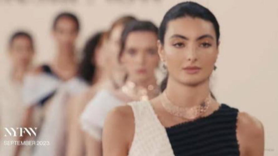 Koleksi AMERO Jewellery X Livette by Liliana Tanoesoedibjo di New York Dinilai Perpanjang Umur Wastra Nusantara