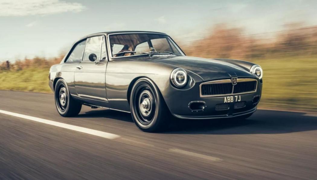 Mobil Balap Klasik Dikonversi Jadi Listrik, Unik Masih Pakai Transmisi Manual