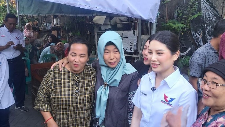 Angela Tanoesoedibjo Hadiri Pasar Murah di Surabaya, Disambut Warga dengan Antusias