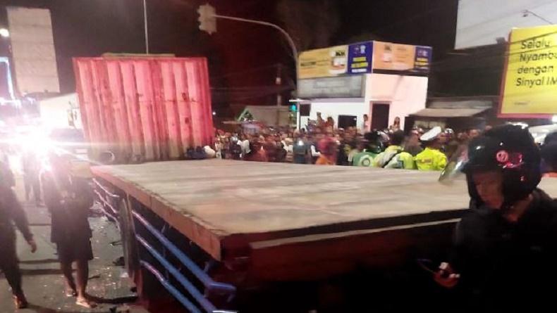 Kronologi Kecelakaan di Exit Tol Bawen, Truk Rem Blong Tabrak 4 Mobil dan 9 Motor