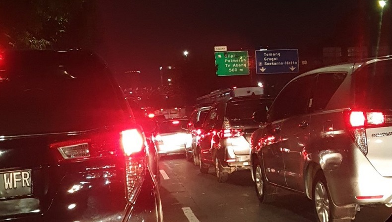 Kawasan GBK Macet Jelang Konser SMTOWN Live 2023, Polisi Kanalisasi 3 Ruas Jalan