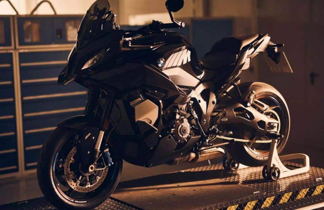 BMW Berhenti Jual Motor Bensin, Fokus ke Motor Listrik?
