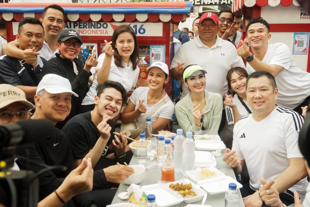 Hary Tanoesoedibjo dan Ganjar Pranowo Lari Pagi, Sempatkan Sarapan di Gerobak Perindo Bareng Sejumlah Artis
