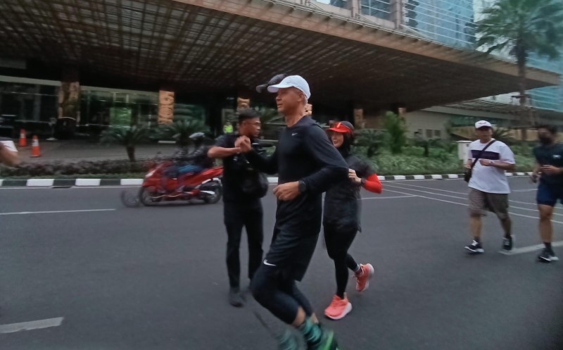 Ganjar dan Istri Sempat Lari 2 Km Keliling SCBD sebelum Jalan Pagi dengan Hary Tanoesoedibjo