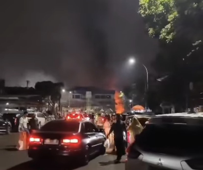 Kawasan Kuliner Pasar Lama Tangerang Kebakaran, 8 Ruko Hangus Dilahap Api