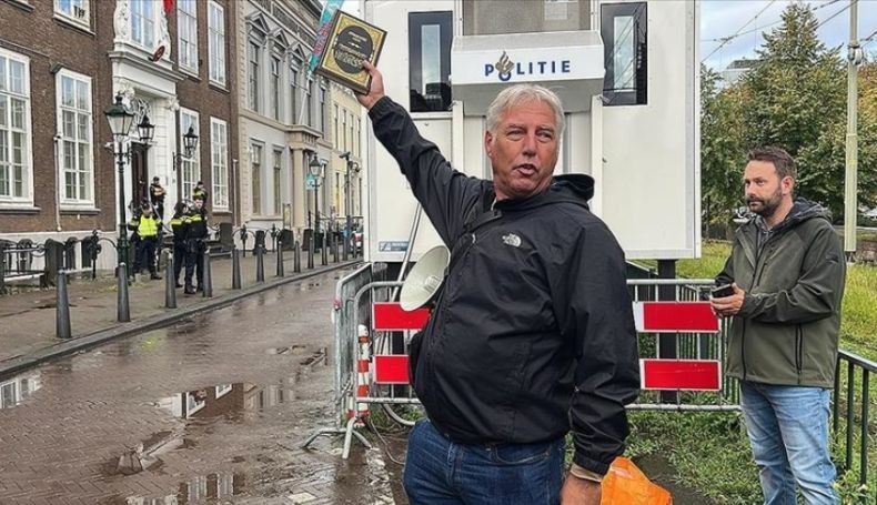 Lagi, Tokoh Anti-Islam Belanda Robek Alquran dan Menghina Islam