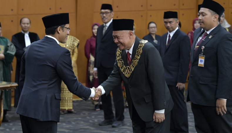 Kisah Prof Komarudin, Anak Petani Tukang Dedek Sukses Jadi Rektor UNJ 2 Periode