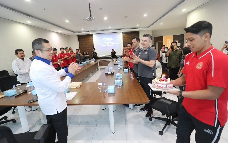 Dapat Kejutan Ultah dari Timnas Futsal, Hary Tanoe: Terima Kasih!