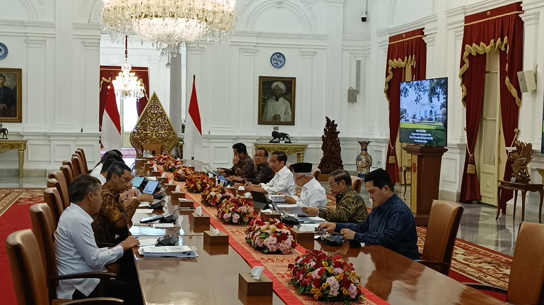Jokowi Gelar Ratas, Minta Segera Integrasikan MRT hingga Kereta Cepat dengan Transportasi Lain