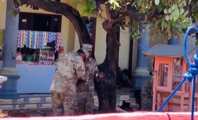 Viral Tentara Amerika Jajan Es di Warung, Netizen: Pulang Latihan Kehausan