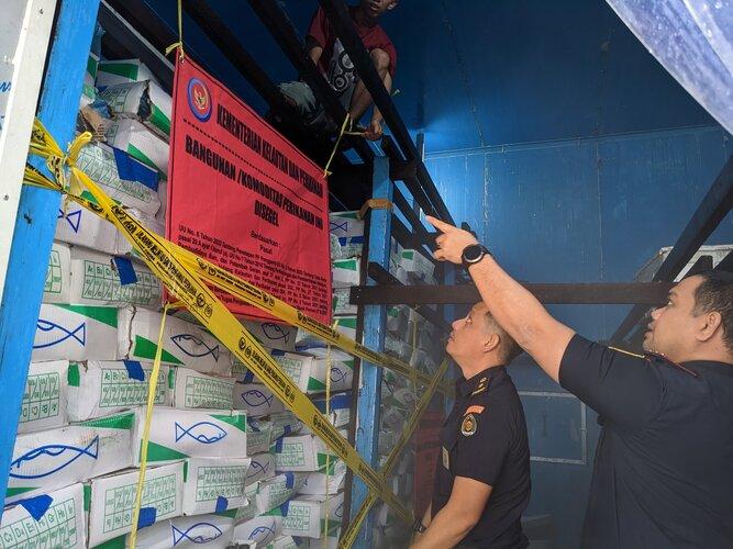 KKP Segel 4 Ton Ikan Impor Asal Tiongkok di Banjarmasin